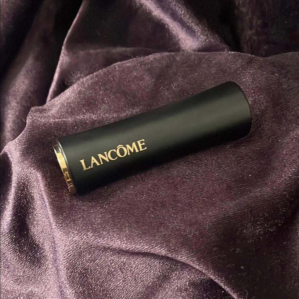 Lancôme L’Absolu Rouge Lipstick- Exotic Orchid - Picture 3 of 4